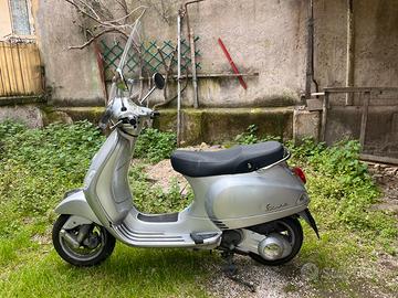 Vespa Piaggio LX 125