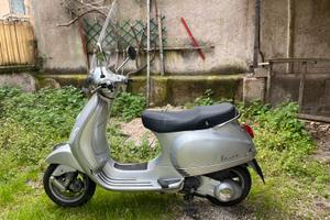 Vespa Piaggio LX 125