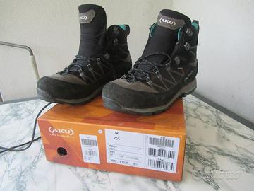Scarponi Montagna Marca Aku misura 41 1/2