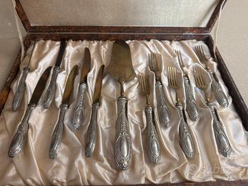 Servizio antico posate