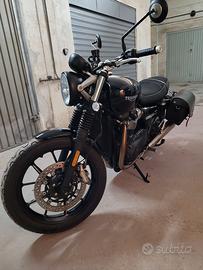 Moto Triumph Street Twin 900