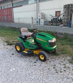 trattorino tagliaerba John Deere pari al nuovo