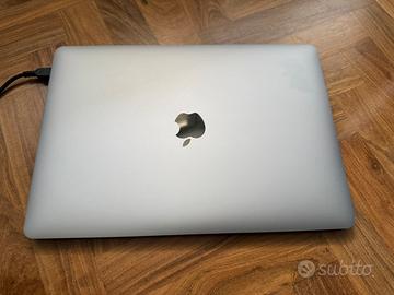 Macbook pro 2018 - i5 - 16gb ram - 256gb ssd