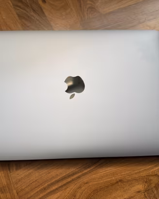 Macbook pro 2018 - i5 - 16gb ram - 256gb ssd