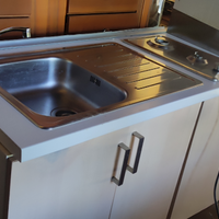 Cucina 1.80 MT, con pensili, lavello e due fuochi