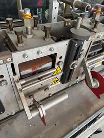Macchina per produzione etichette