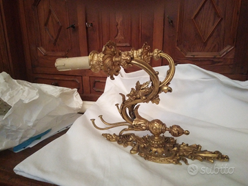 Applique vintage in ottone dorato