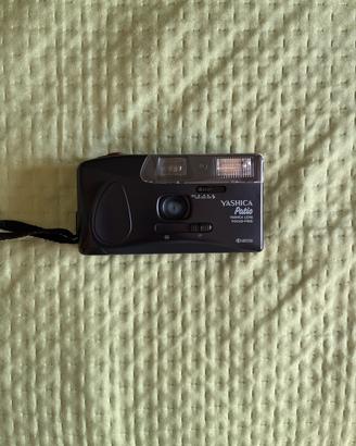 Fotocamera Analogica Yashica Patio 35 mm con flash