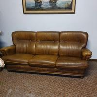 Divano e due poltrone in pelle