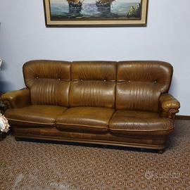 Divano e due poltrone in pelle