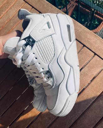 Jordan 4s