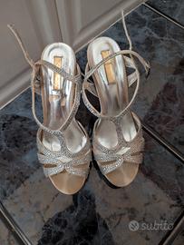 sandali con tacco a spillo 