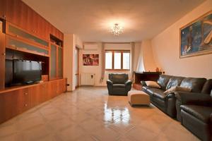 Appartamento di 114 m² con 5 locali e box auto dop