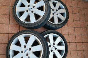 Cerchi in lega e gomme Ford Fiesta