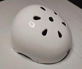 Casco protettivo skate, pattini , bici  YKK