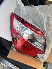 Fanale posteriore sinistro Nissan Qashqai J10 SUV
