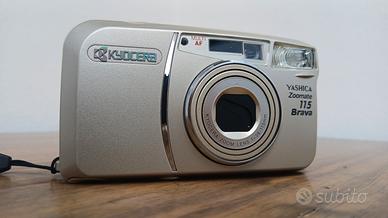 YASHICA ZOOMATE 115 FUNZIONANTE. 