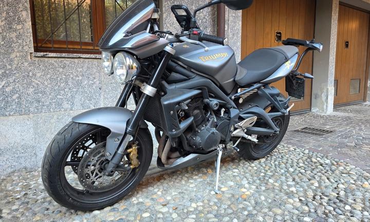 Triumph Street Triple - 2010
