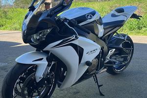 HONDA CBR 1000RR