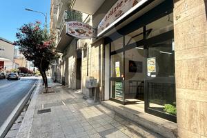 Attivita' di tavola calda zona policlinico