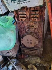 stufa a legna in ceramica vintage