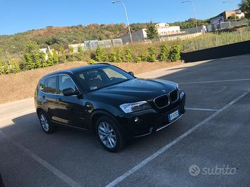 BMW X3 F25 con gancio di traino