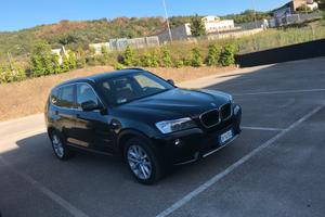 BMW X3 F25 con gancio di traino