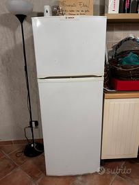 Frigorifero con cassetto congelatore