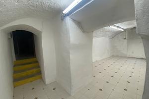 Deposito / Cantina Napoli Chiaia