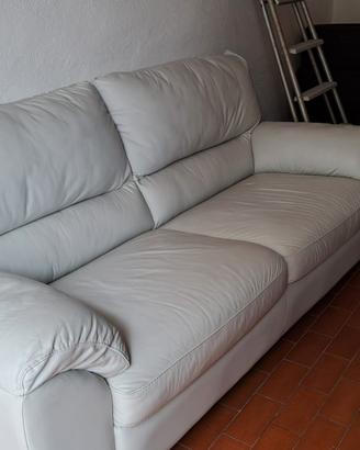 Divano in pelle 