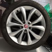 Cerchi Jaguar + gomme Pirelli