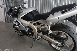 Kawasaki ninja zx6r 