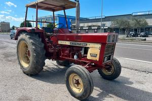 international 644 con tettuccio di protezione