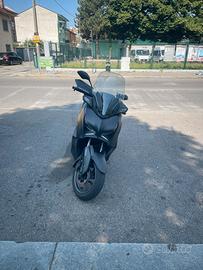 yamaha xmax tech max 125cc (sport pack)