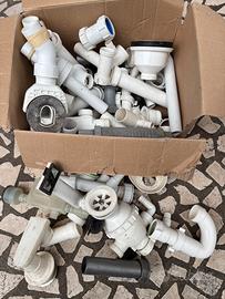 Stock Raccordi plastica misti nuovi e usati