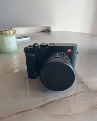 LEICA Q3 – PARI AL NUOVO + Hand Grip