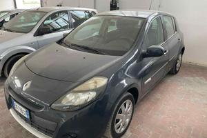 Renault Clio III 2009 5p 1.2 16v Dynamique Gpl
