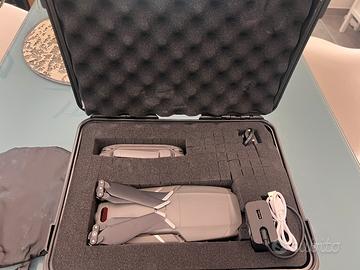 DJI Mavic 2 Pro con valigia rigida e accessori