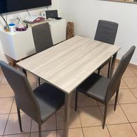 tavolo con 4 sedie