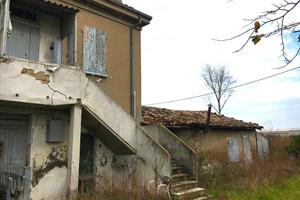 Rustico da ristutturare