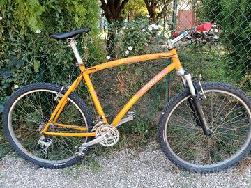 bici MTB con ruote da 26 