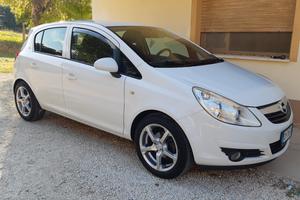 opel corsa  1.2 gpl tech