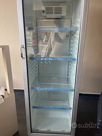 Frigo a colonna da bar