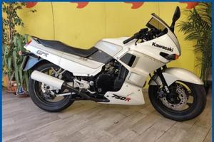 KAWASAKI GPX 750 R .