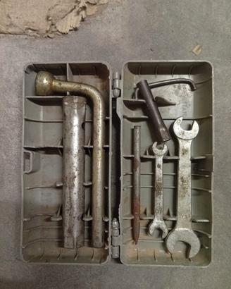 attrezzi cerchione e borchia fiat 600