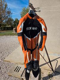 tuta pelle Axo stivali Sidi motard