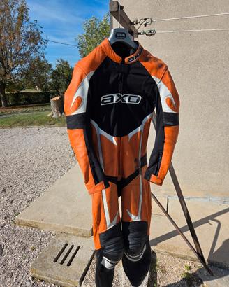 tuta pelle Axo stivali Sidi motard