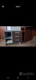 mobile in legno con ruote