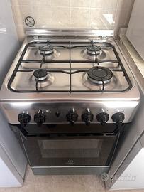 Cucina Indesit piccola gas forno elettrico