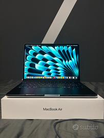 Mcbook air m4 2025 13,6’’ , 16gb.  256 gb.
